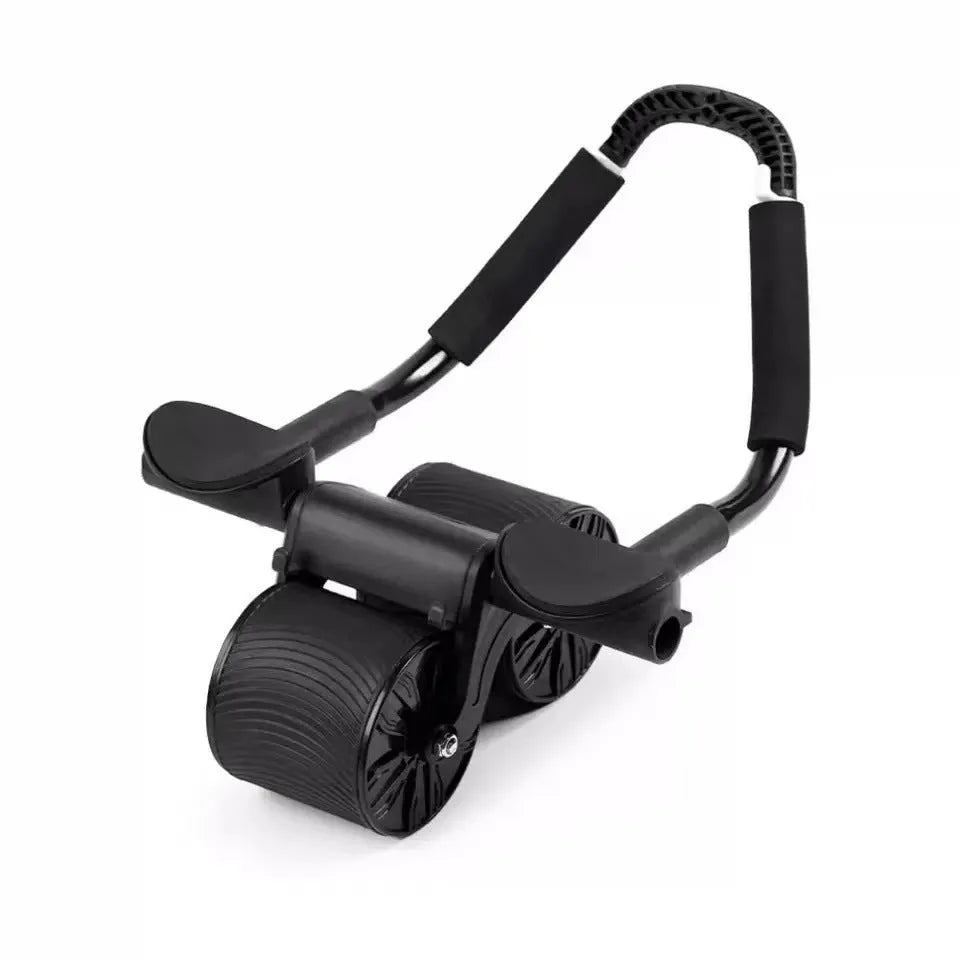 Black automatic rebound abdominal wheel and a red and black lock-edge NBR yoga mat set on a floor.