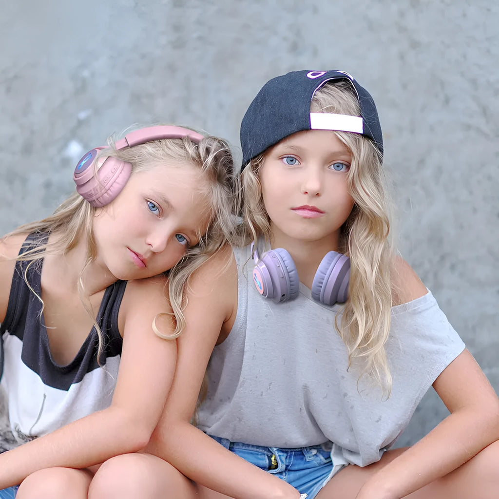 Wireless children's headphones with LED RGB lighting in bunny pink colour