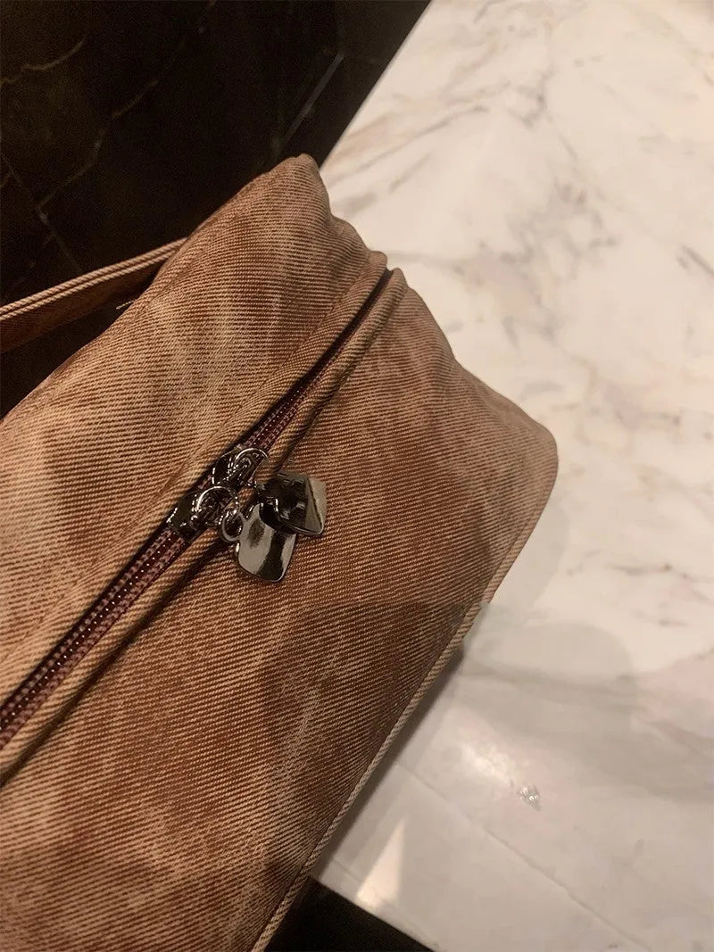Brown PU leather portable partition storage handbag with zipper closure, compact 23x11.5x15.5cm size