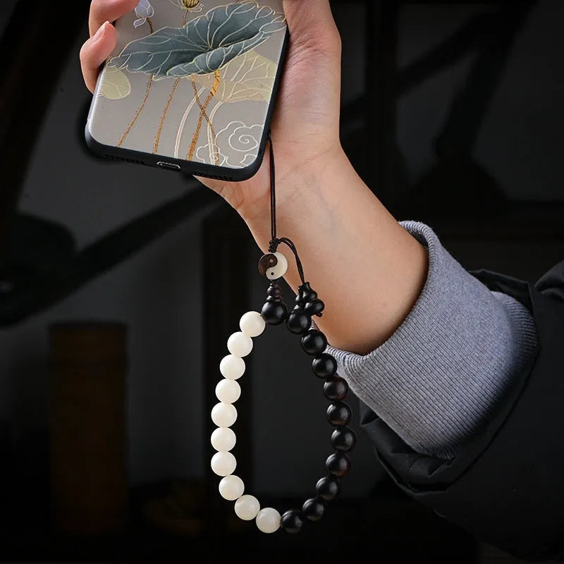 White handmade bodhi bead bracelet with eight-diagram-shaped beads