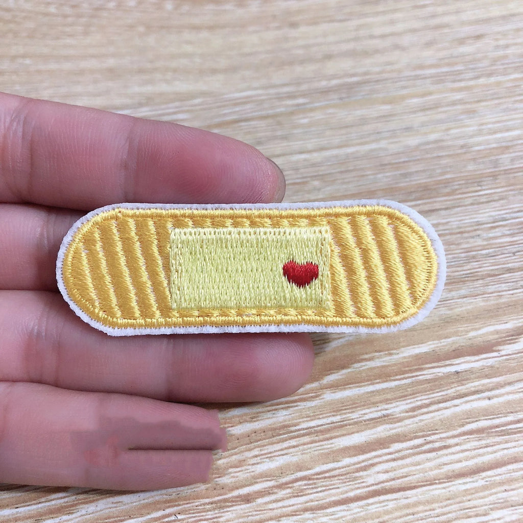 Pack of 10 computer embroidered patch badges for clothing decoration and DIY crafts.
