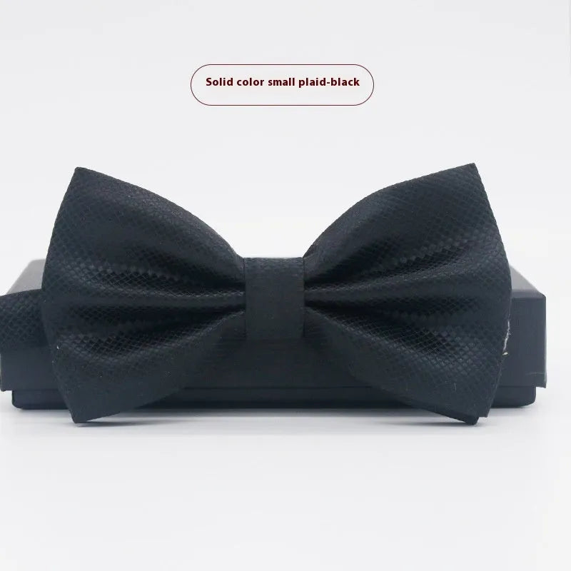 Men's solid colour flat head polyester bow tie on white background