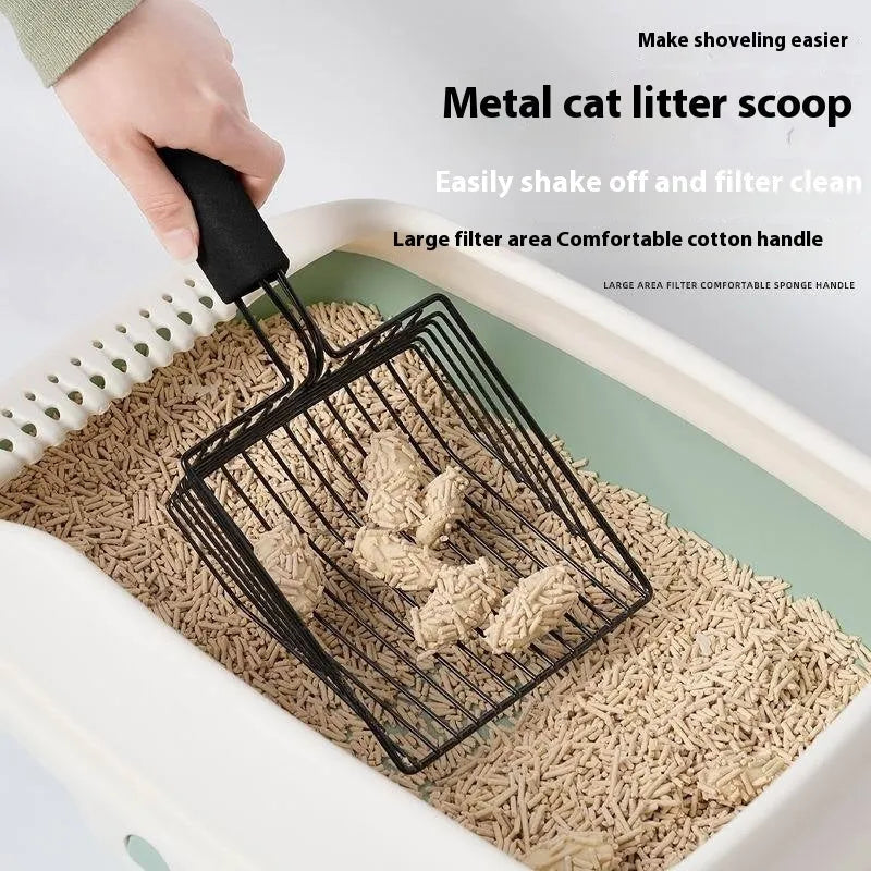 Black metal cat litter scoop with ergonomic handle and fine 0.8cm tine gaps.