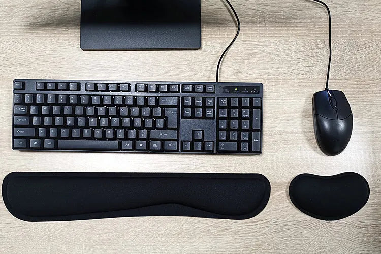 Memory foam wrist rest pad in black or grey, 460x85x25mm and 430x85x25mm, non-slip base for keyboard and mouse
