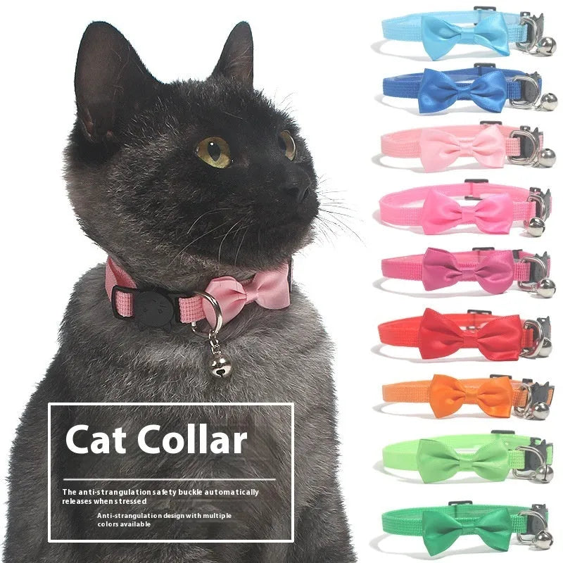 Multi-colour adjustable cat collar with bell and striped pattern in nylon material