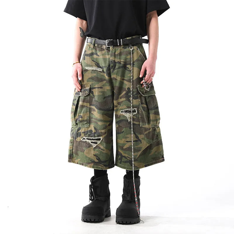 Men's camouflage green cropped denim trousers with straight leg and mid waist