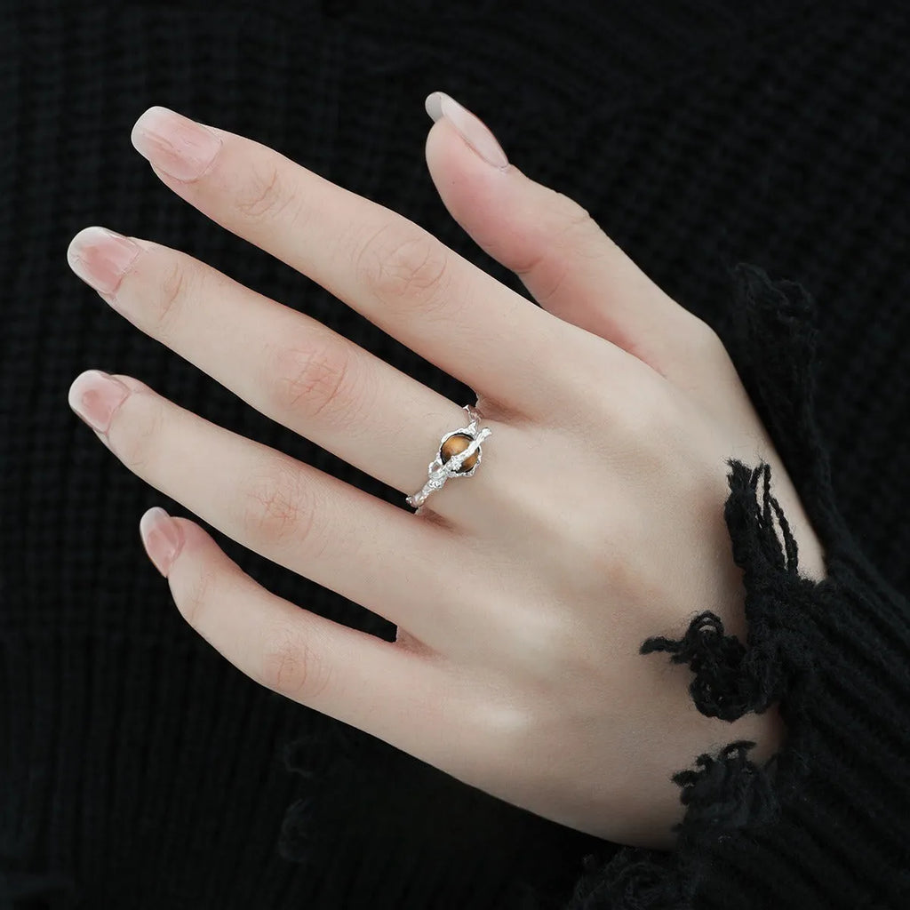 Women's adjustable silver ring with Saturn motif and white gold colour finish