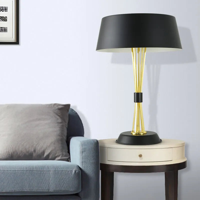 Iron table lamp with metal lampholder, LED light source, 35 x 66cm, Black or White, 220V