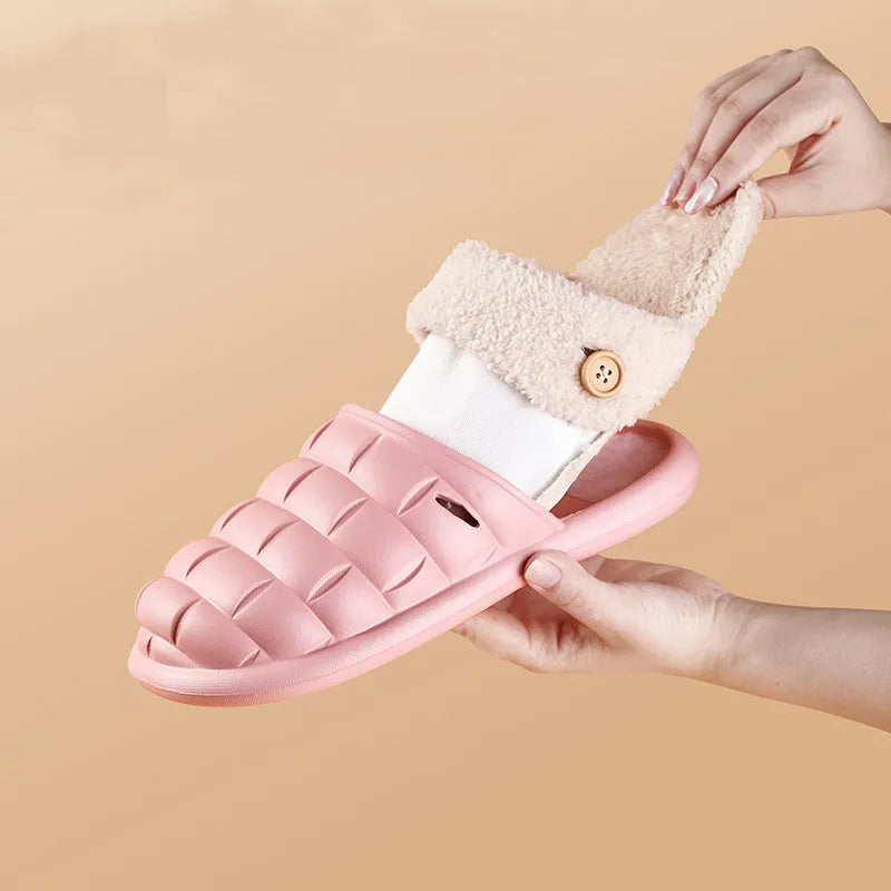 Plaid detachable slippers with a non-slip EVA sole and warm plush inner lining.