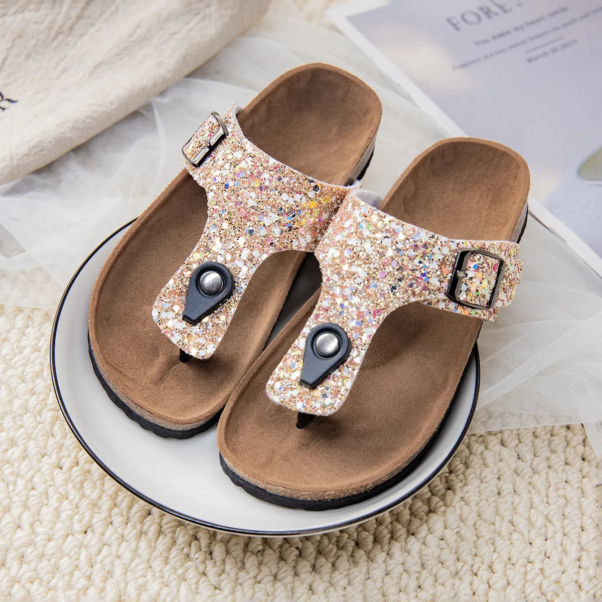 Children's cork flip-flops in pink with hollow-out design and PVC non-slip sole